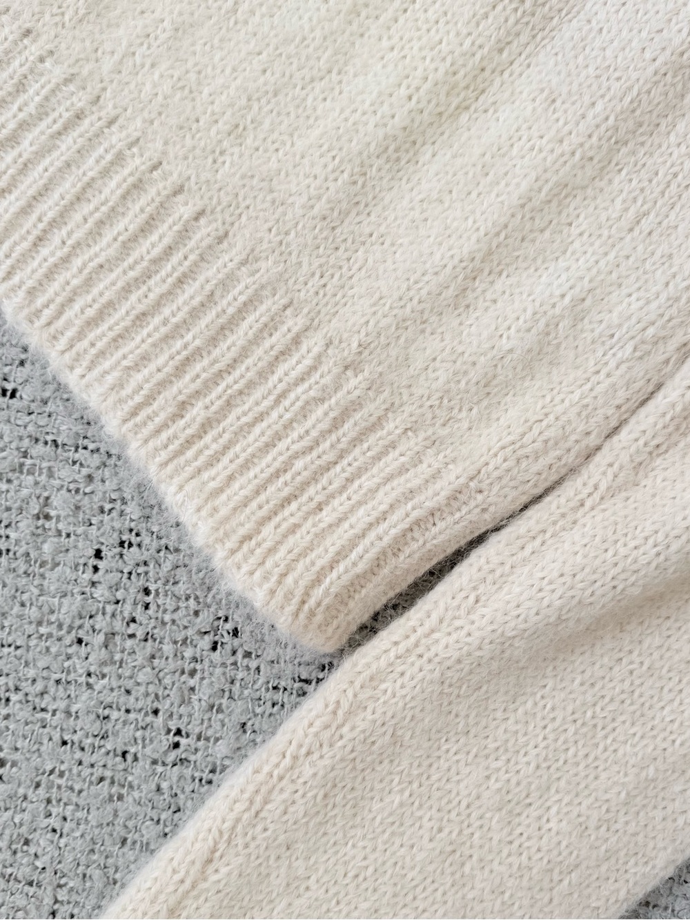 Jil Sander Beige Crewneck Knit Sweater Size 10 - Picture 10 of 10